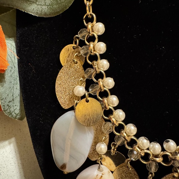 Contemporary G/T statement necklace w/pearl like beads and acrylic drops - Picture 5 of 7